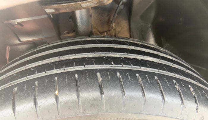 2024 Tata PUNCH Creative Dual Tone MT Sunroof, Petrol, Manual, 25,540 km, Left Front Tyre Tread