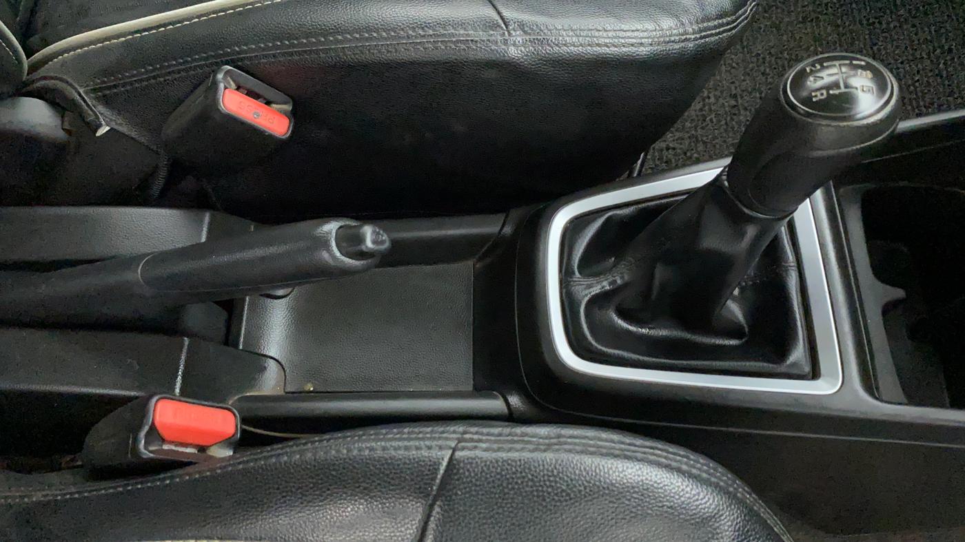 2019 Maruti Swift LXI D, Petrol, Manual, 45,453 km, Gear Lever