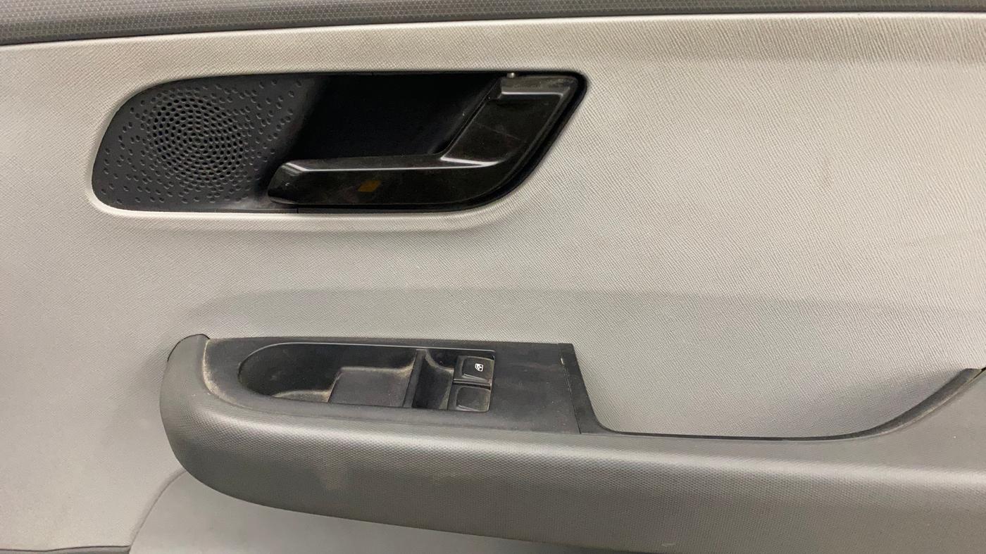 2020 Tata ALTROZ XE PETROL, Petrol, Manual, 31,561 km, Driver Side Door Panels Control