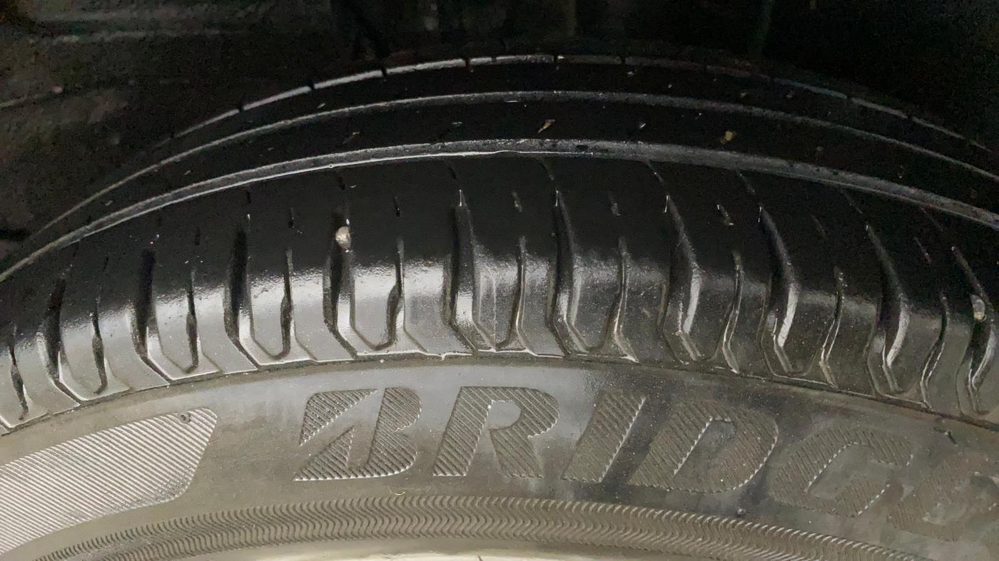 2020 Tata ALTROZ XE PETROL, Petrol, Manual, 31,561 km, Left Rear Tyre Tread