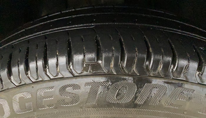 2020 Tata ALTROZ XE PETROL, Petrol, Manual, 31,561 km, Right Front Tyre Tread