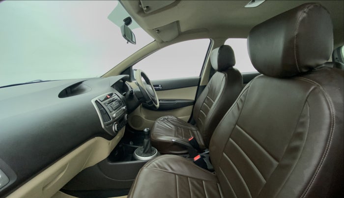 2013 Hyundai i20 MAGNA O 1.2, Petrol, Manual, 42,589 km, Right Side Front Door Cabin