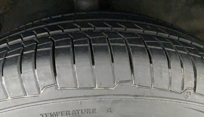 2013 Hyundai i20 MAGNA O 1.2, Petrol, Manual, 42,589 km, Left Front Tyre Tread