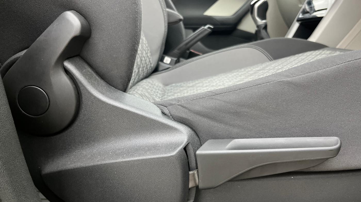 2022 Volkswagen TAIGUN HIGHLINE 1.0 TSI MT, Petrol, Manual, 25,450 km, Driver Side Adjustment Panel