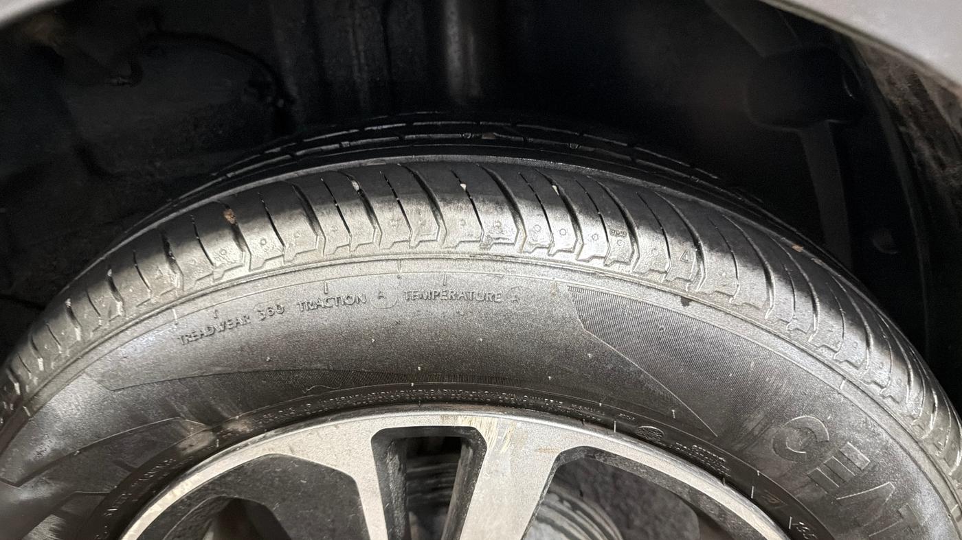 2022 Tata ALTROZ XZ PLUS PETROL, Petrol, Manual, 57,085 km, Left Rear Tyre Tread