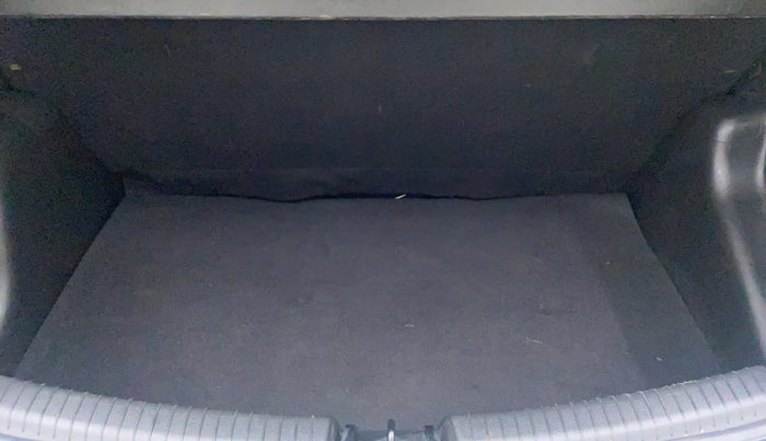 2019 Hyundai Grand i10 MAGNA 1.2 VTVT, Petrol, Manual, 18,550 km, Boot Inside