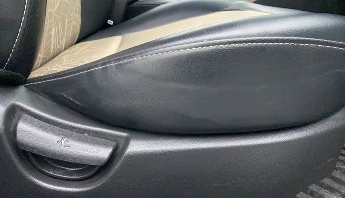 2019 Hyundai Grand i10 MAGNA 1.2 VTVT, Petrol, Manual, 18,550 km, Driver Side Adjustment Panel