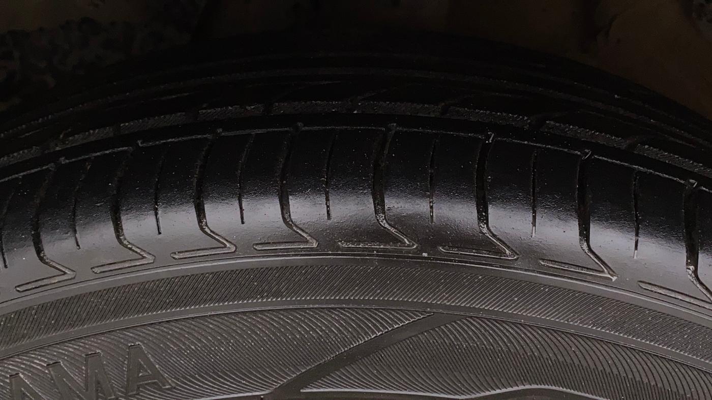 2019 MG HECTOR SMART 1.5 DCT PETROL, Petrol, Automatic, 1,01,836 km, Left Front Tyre Tread