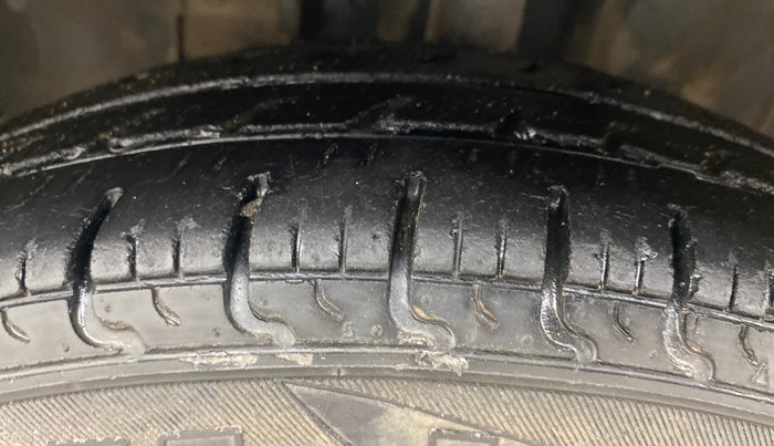 2017 Datsun Redi Go T (O), Petrol, Manual, 36,139 km, Left Front Tyre Tread