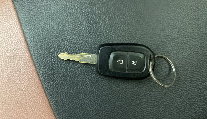 2017 Datsun Redi Go T (O), Petrol, Manual, 36,139 km, Key Close Up