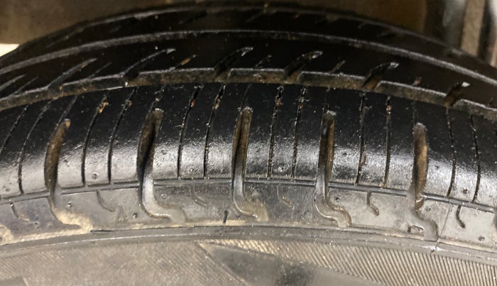 2017 Datsun Redi Go T (O), Petrol, Manual, 36,139 km, Right Rear Tyre Tread