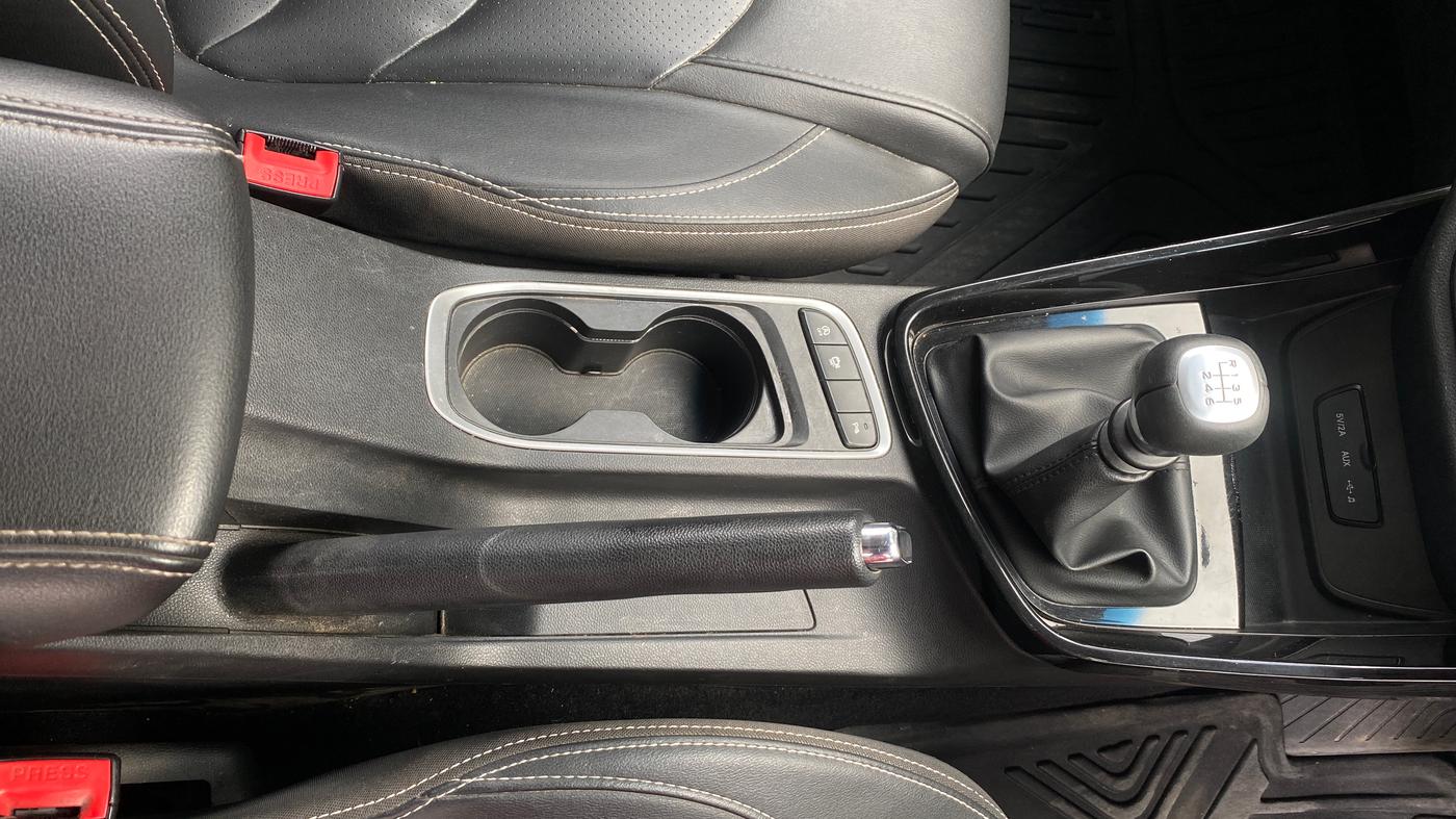 2021 MG HECTOR SHARP 1.5 TURBO HYBRID MT DUAL TONE, Petrol, Manual, 48,307 km, Gear Lever
