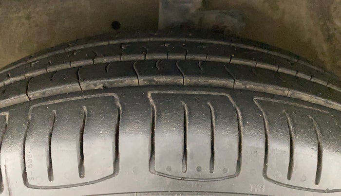 2014 Maruti Celerio VXI AMT, Petrol, Automatic, 61,062 km, Left Front Tyre Tread