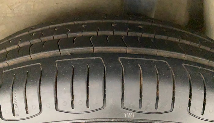 2014 Maruti Celerio VXI AMT, Petrol, Automatic, 61,062 km, Left Rear Tyre Tread
