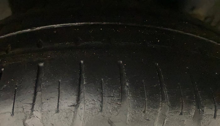 2017 Hyundai Grand i10 SPORTZ (O) AT 1.2 KAPPA VTVT, Petrol, Automatic, 29,408 km, Left Rear Tyre Tread