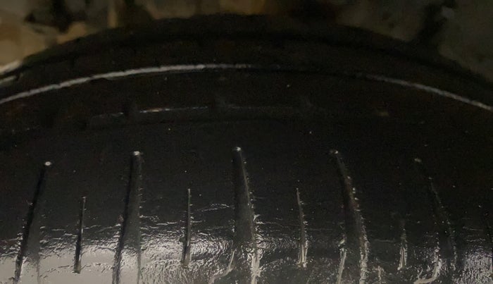 2017 Hyundai Grand i10 SPORTZ (O) AT 1.2 KAPPA VTVT, Petrol, Automatic, 29,408 km, Right Rear Tyre Tread