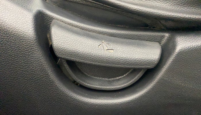 2017 Hyundai Grand i10 SPORTZ (O) AT 1.2 KAPPA VTVT, Petrol, Automatic, 29,408 km, Driver Side Adjustment Panel