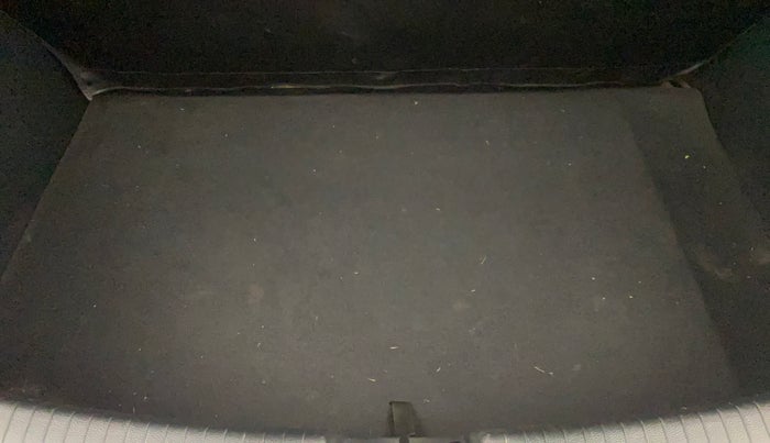 2017 Hyundai Grand i10 SPORTZ (O) AT 1.2 KAPPA VTVT, Petrol, Automatic, 29,408 km, Boot Inside