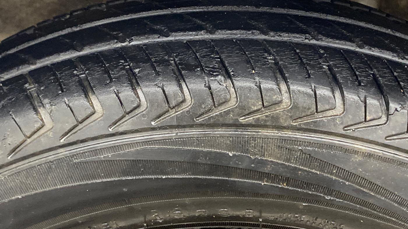 2023 Maruti Alto K10 VXI PLUS, Petrol, Manual, 32,140 km, Left Front Tyre Tread