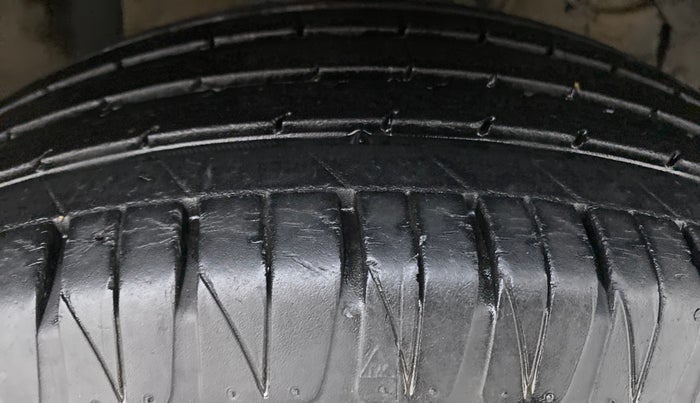2018 Maruti Vitara Brezza ZDI + AMT, Diesel, Automatic, 49,723 km, Right Front Tyre Tread