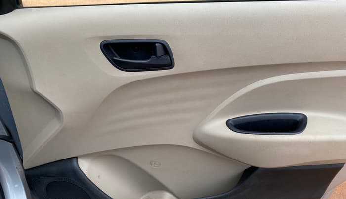 2022 Hyundai NEW SANTRO SPORTZ EXECUTIVE MT CNG, CNG, Manual, 63,334 km, Driver Side Door Panels Control