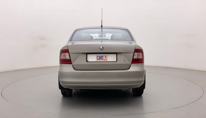 2013 Skoda Rapid ELEGANCE 1.6 MPI MT, Petrol, Manual, 67,508 km, Back/Rear