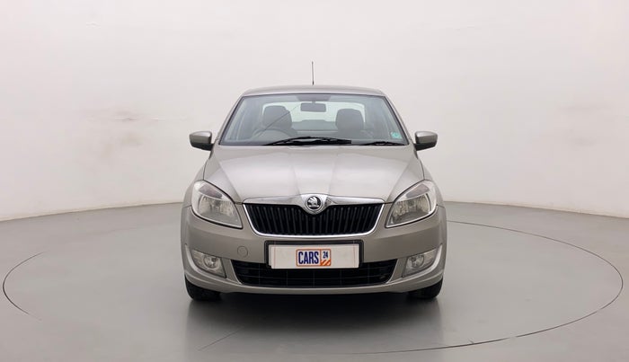 2013 Skoda Rapid ELEGANCE 1.6 MPI MT, Petrol, Manual, 67,508 km, Front
