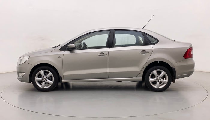 2013 Skoda Rapid ELEGANCE 1.6 MPI MT, Petrol, Manual, 67,508 km, Left Side