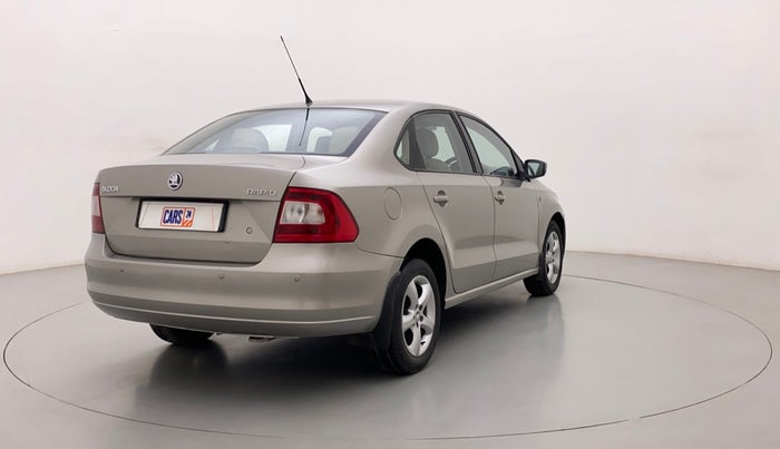 2013 Skoda Rapid ELEGANCE 1.6 MPI MT, Petrol, Manual, 67,508 km, Right Back Diagonal