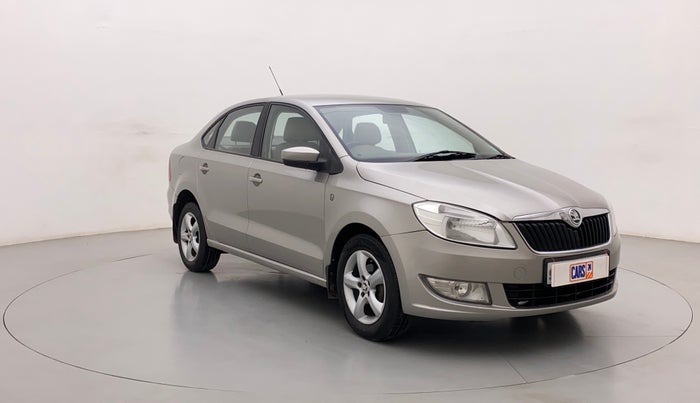2013 Skoda Rapid ELEGANCE 1.6 MPI MT, Petrol, Manual, 67,508 km, Right Front Diagonal