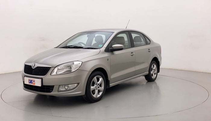2013 Skoda Rapid ELEGANCE 1.6 MPI MT, Petrol, Manual, 67,508 km, Left Front Diagonal