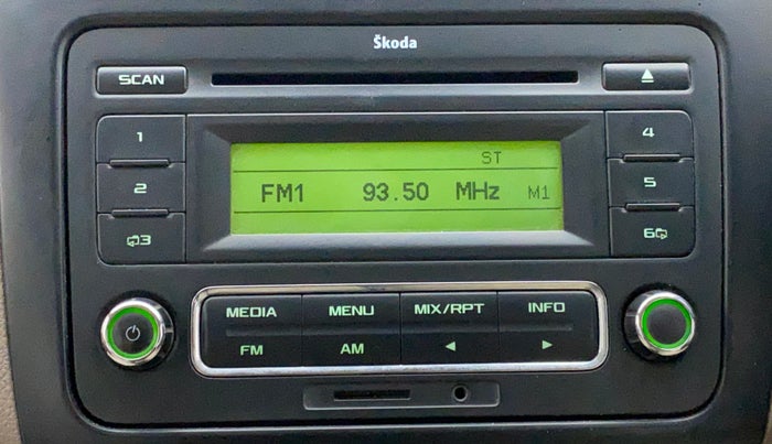 2013 Skoda Rapid ELEGANCE 1.6 MPI MT, Petrol, Manual, 67,508 km, Infotainment System