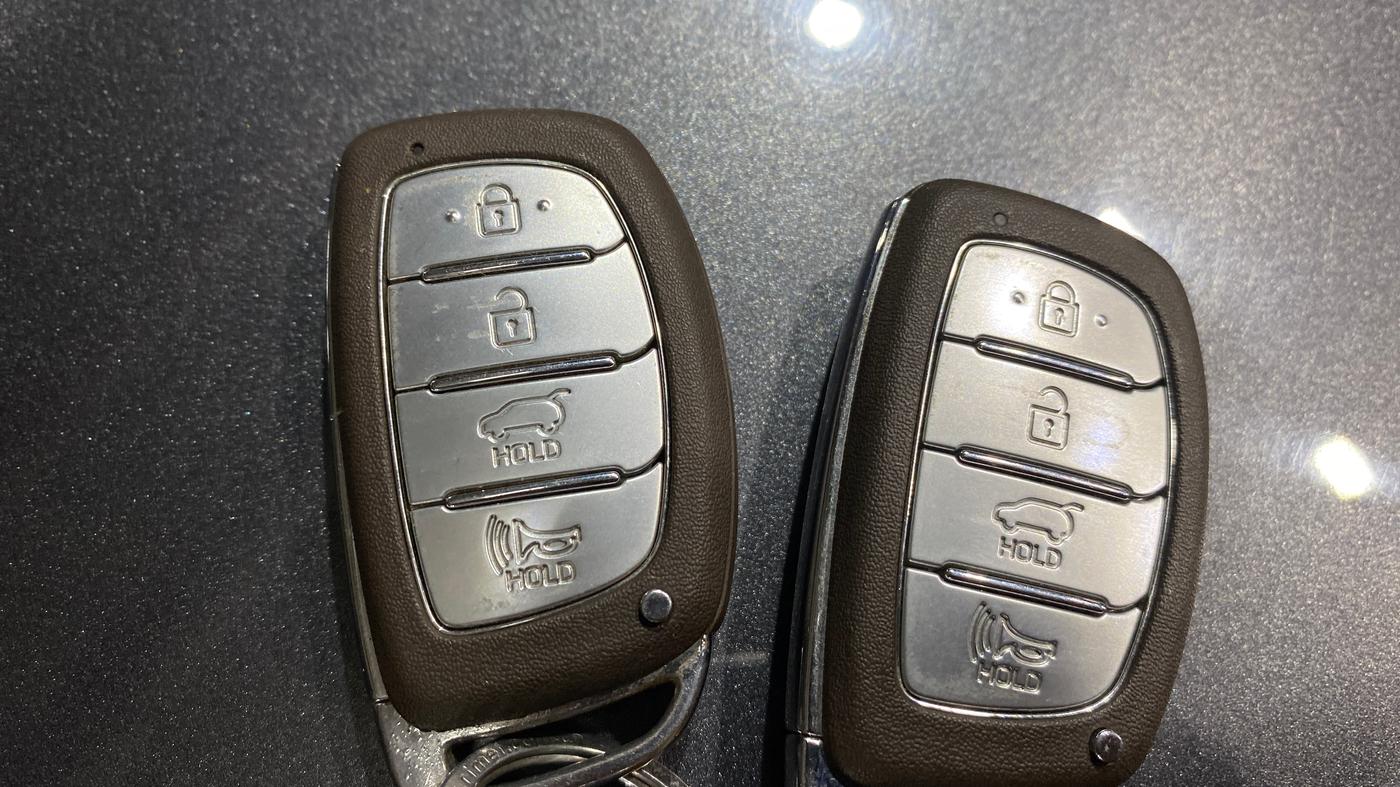 2021 Hyundai VENUE SX PLUS 1.0 TURBO DCT DUAL TONE, Petrol, Automatic, 38,578 km, Key Close Up