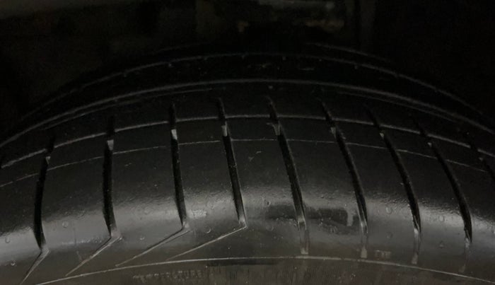 2018 Jeep Compass LIMITED PLUS PETROL AT, Petrol, Automatic, 78,184 km, Left Front Tyre Tread