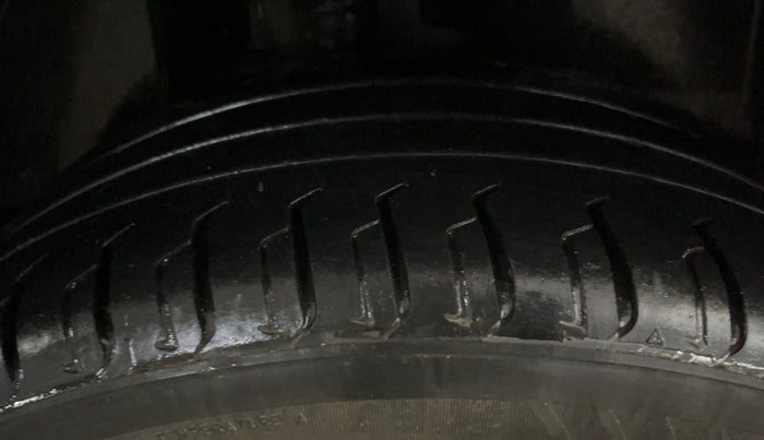 2018 Jeep Compass LIMITED PLUS PETROL AT, Petrol, Automatic, 78,184 km, Right Rear Tyre Tread