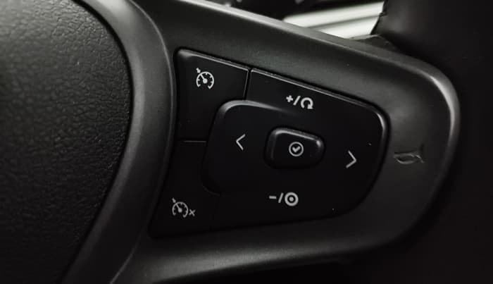 2023 Tata ALTROZ XZ + SUNROOF, Petrol, Manual, 17,220 km, Adaptive Cruise Control
