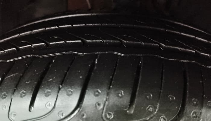 2023 Tata ALTROZ XZ + SUNROOF, Petrol, Manual, 17,220 km, Right Front Tyre Tread