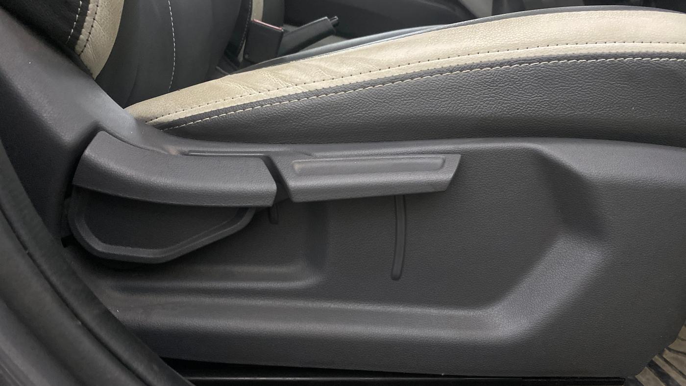 2021 Hyundai GRAND I10 NIOS SPORTZ 1.2 KAPPA VTVT CNG, CNG, Manual, 25,419 km, Driver Side Adjustment Panel