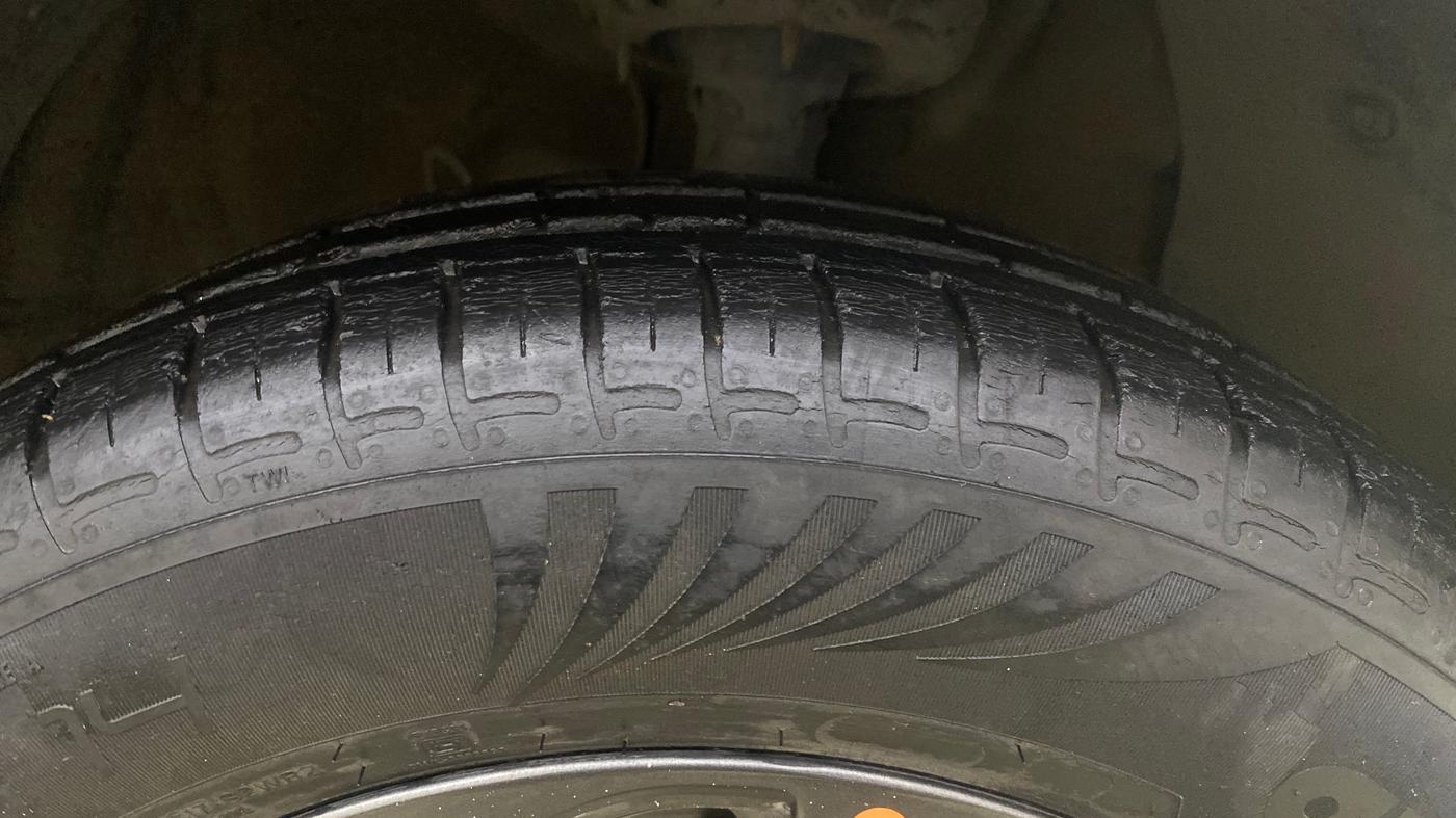 2021 Hyundai GRAND I10 NIOS SPORTZ 1.2 KAPPA VTVT CNG, CNG, Manual, 25,419 km, Right Front Tyre Tread