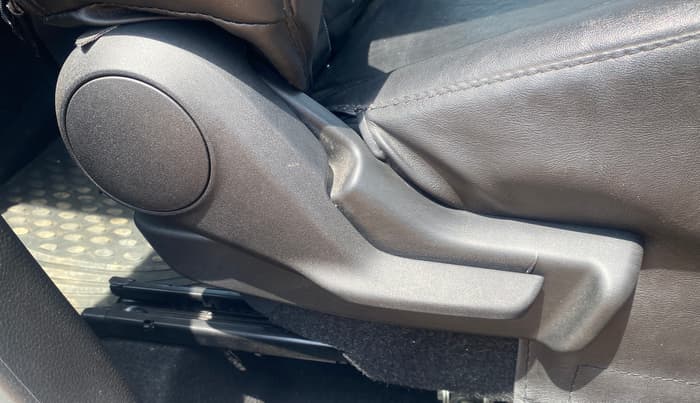 2022 Maruti Celerio ZXI, Petrol, Manual, 5,600 km, Driver Side Adjustment Panel