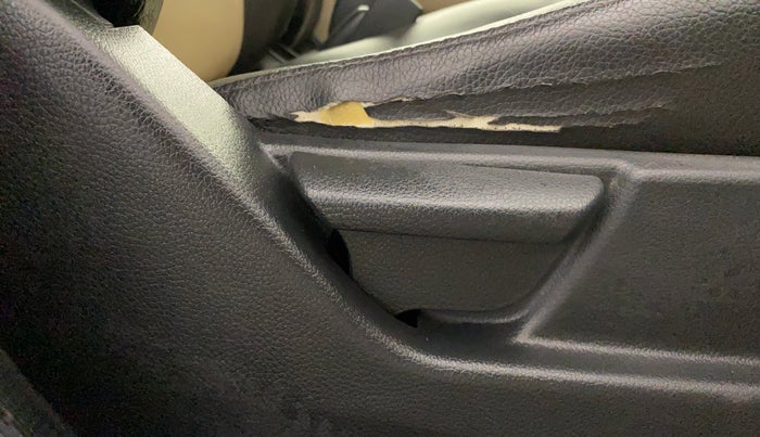 2014 Hyundai Eon ERA +, Petrol, Manual, 52,881 km, Driver Side Adjustment Panel