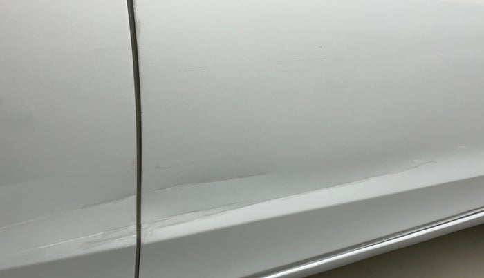 2020 Hyundai Elite i20 SPORTZ PLUS 1.2, Petrol, Manual, 44,394 km, Driver-side door - Slightly dented