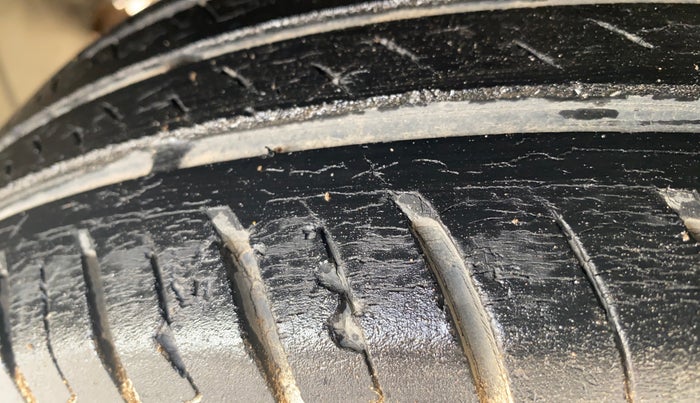 2022 Renault TRIBER RXT, Petrol, Manual, 23,962 km, Left Front Tyre Tread