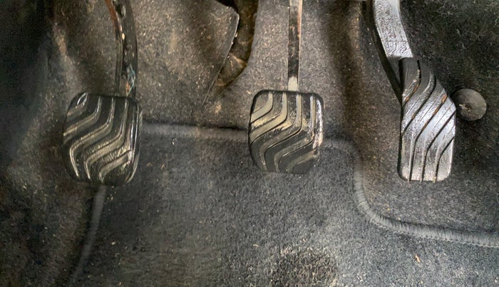 2022 Renault TRIBER RXT, Petrol, Manual, 23,962 km, Pedals