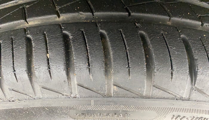 2021 Renault Kwid RXT 1.0 AMT (O), Petrol, Automatic, 13,101 km, Left Front Tyre Tread