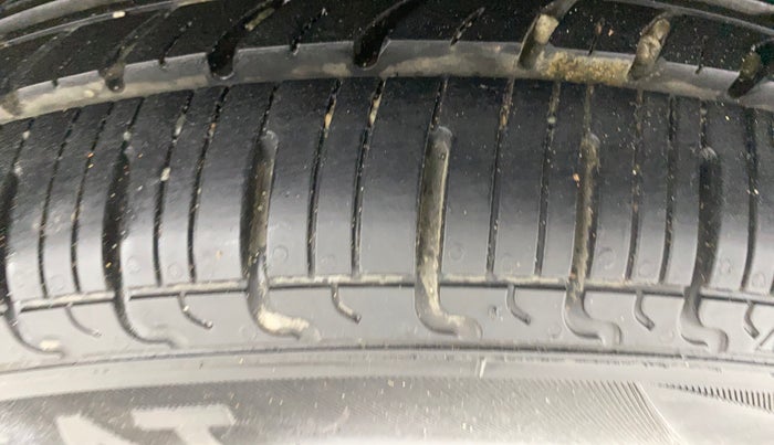 2021 Renault Kwid RXT 1.0 AMT (O), Petrol, Automatic, 13,101 km, Left Rear Tyre Tread