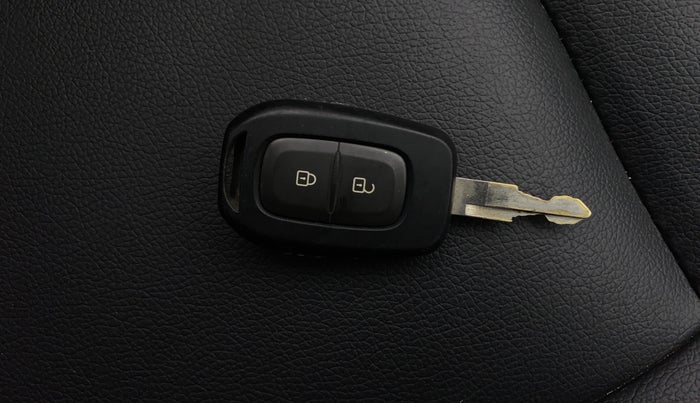2021 Renault Kwid RXT 1.0 AMT (O), Petrol, Automatic, 13,101 km, Key Close Up