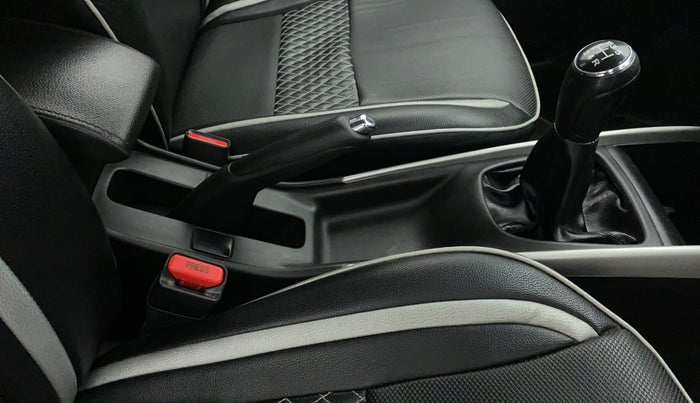 2016 Maruti Baleno DELTA PETROL 1.2, Petrol, Manual, 99,996 km, Gear Lever