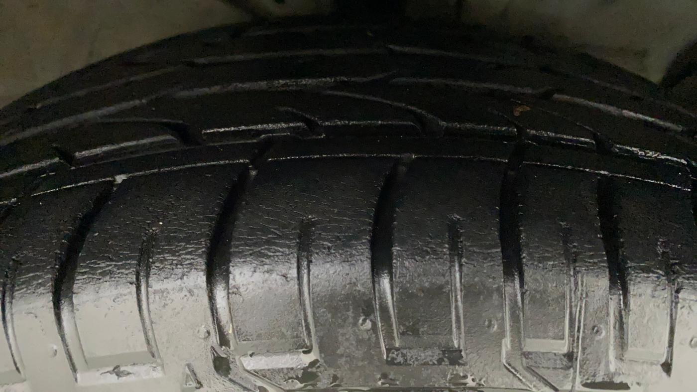 2018 Hyundai Creta SX PLUS AT 1.6 PETROL, Petrol, Automatic, 26,337 km, Right Front Tyre Tread
