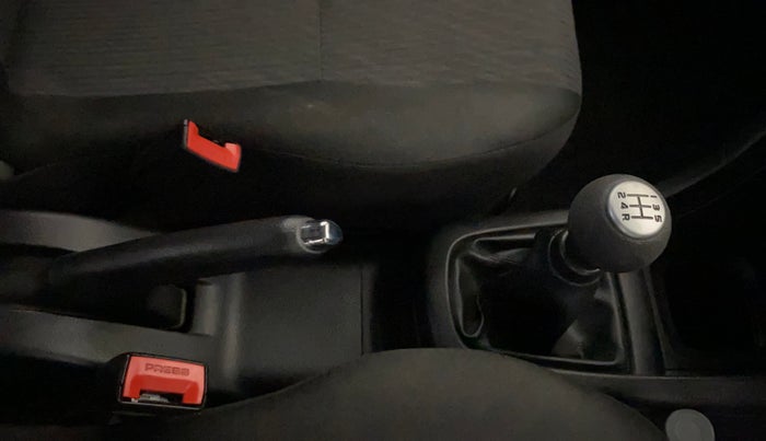 2015 Maruti Swift VXI, Petrol, Manual, 32,329 km, Gear Lever